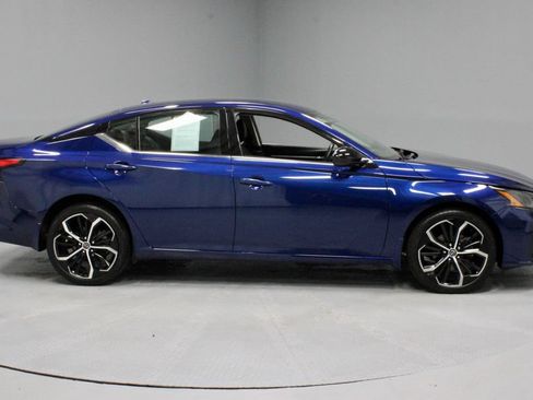 Certified 2023 Nissan Altima 2.5 SR AWD/4WD image 5