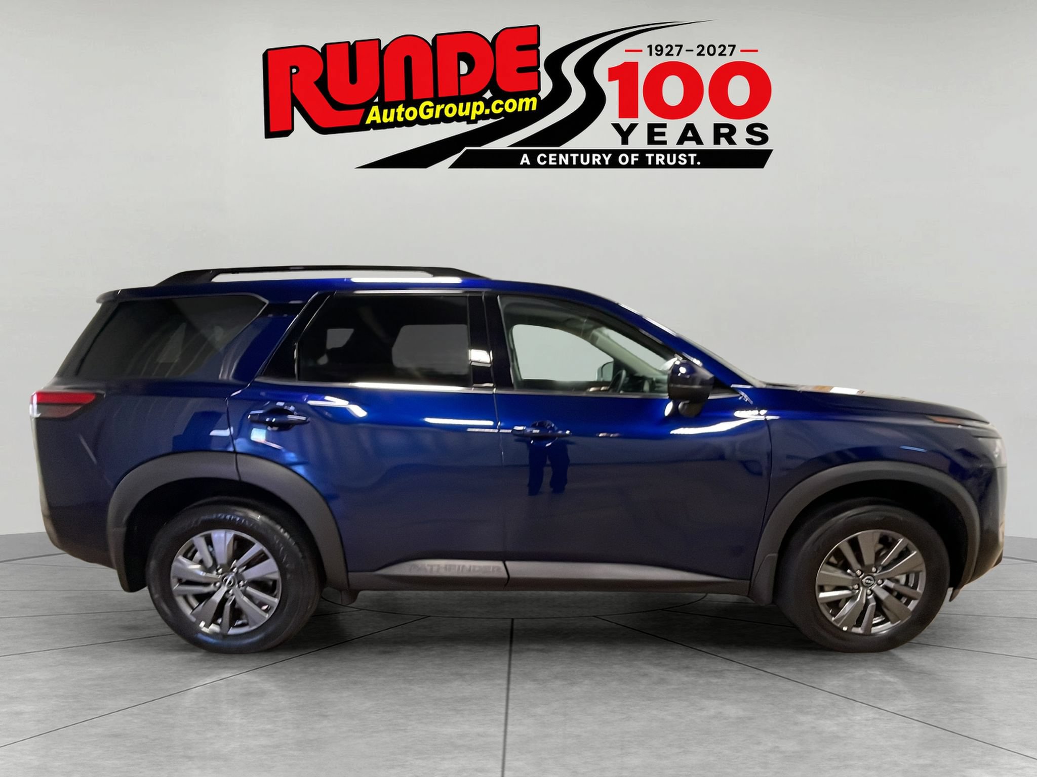 Used 2025 Nissan Pathfinder SV w/ Black Appearance Package AWD/4WD image 6