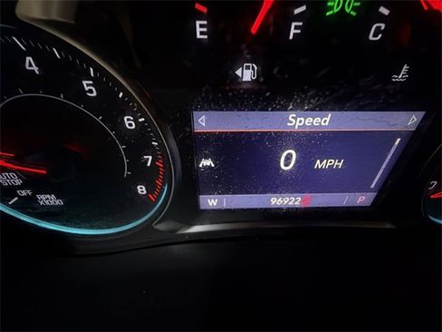 Used 2023 Chevrolet Traverse LT w/ Rear Camera Mirror Package image 15