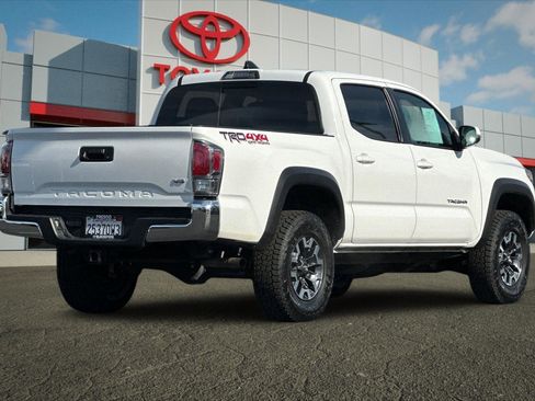 Certified 2023 Toyota Tacoma TRD Off-Road image 3