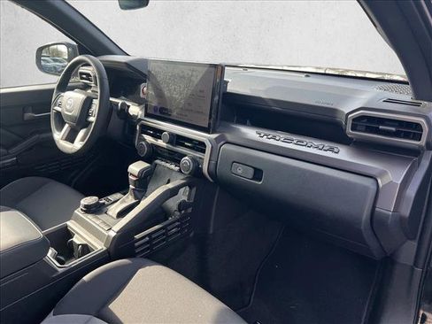 Used 2025 Toyota Tacoma TRD Off-Road image 23