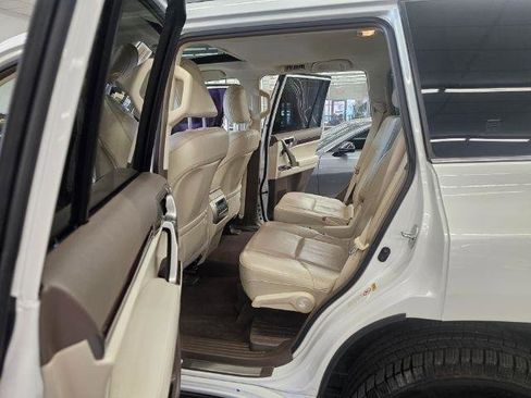 Used 2019 Lexus GX 460 Luxury AWD/4WD image 32
