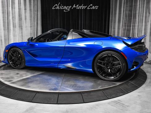 Used 2025 McLaren 750S Spider RWD image 3