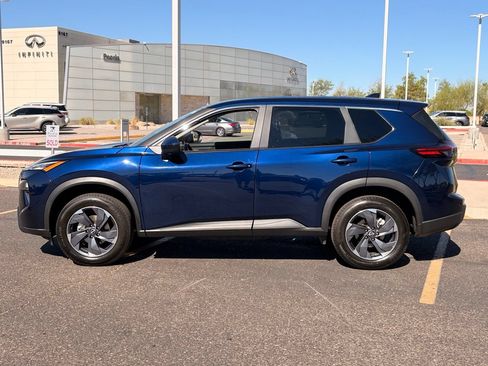 Certified 2025 Nissan Rogue SV FWD image 3
