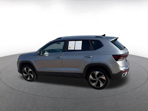 Used 2026 Volkswagen Taos SE AWD/4WD image 10