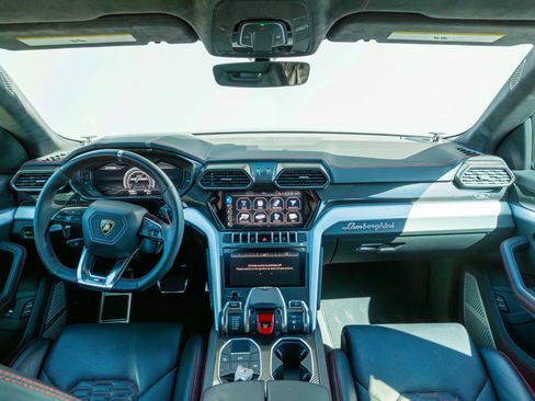 Used 2020 Lamborghini Urus image 16