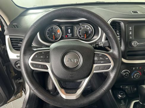 Used 2017 Jeep Cherokee Sport AWD/4WD image 20