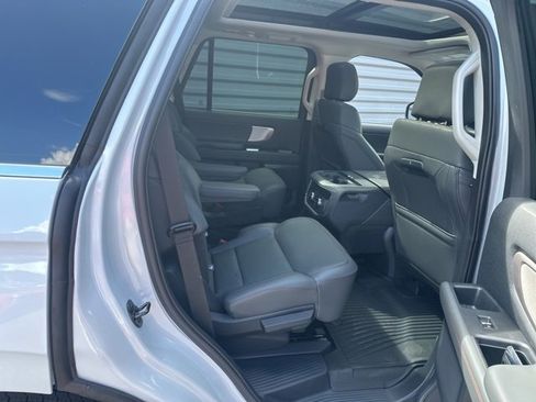 New 2025 Ford Expedition Active image 34