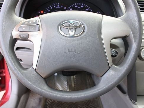 Used 2010 Toyota Camry image 9