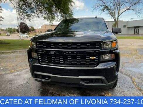Used 2020 Chevrolet Silverado 1500 Custom w/ Custom Value Package image 3