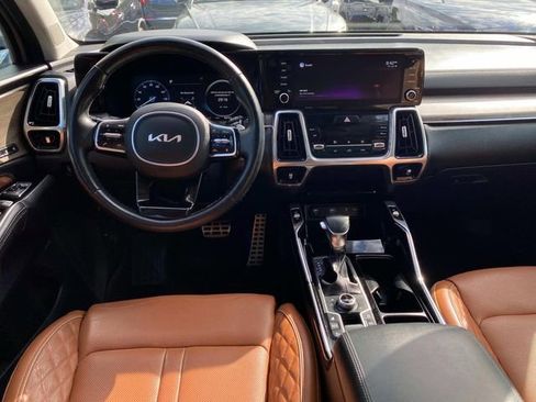 Used 2022 Kia Sorento SX Prestige w/ Rust Color Package image 6