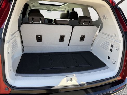 Used 2024 GMC Acadia Denali w/ Super Cruise Package image 26