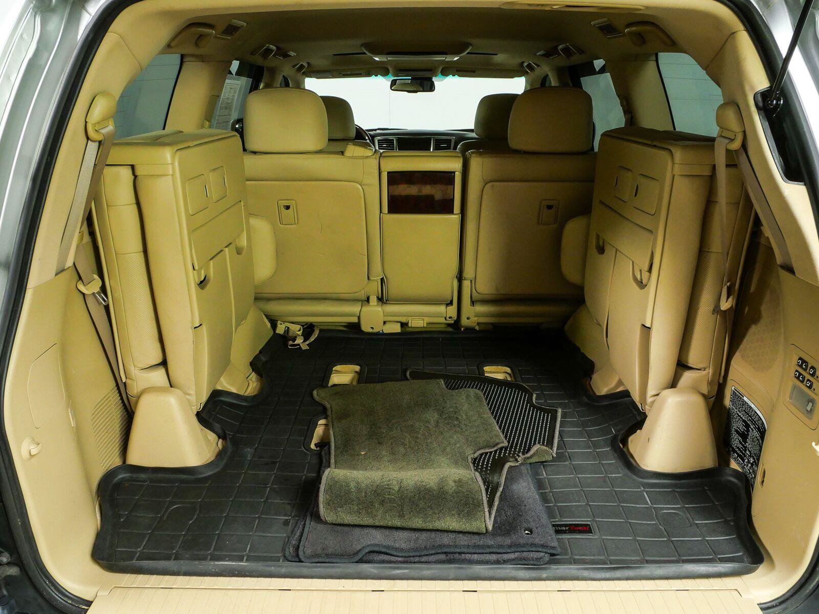 Used 2011 Lexus LX 570 4WD w/ Luxury Pkg image 34