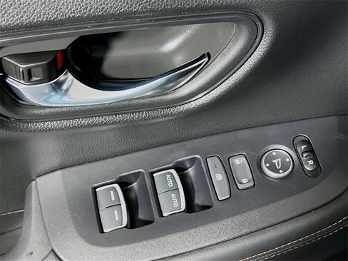 Used 2024 Honda HR-V Sport image 17