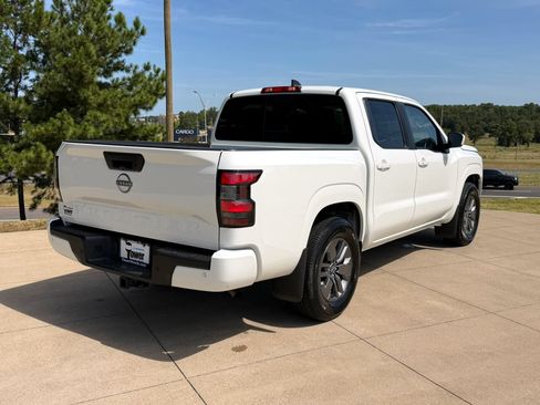 Used 2025 Nissan Frontier SV w/ SV Convenience Package RWD image 6