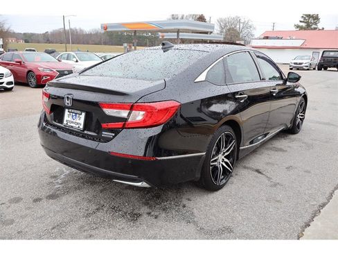 Used 2022 Honda Accord Touring image 7