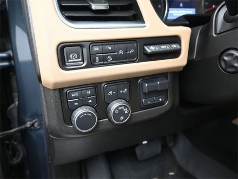 Used 2021 Chevrolet Suburban Premier w/ Premium Package image 13