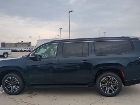 New 2026 Jeep Grand Wagoneer L 2WD image 5