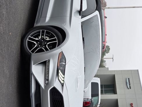 Used 2019 Ford Mustang Premium image 5