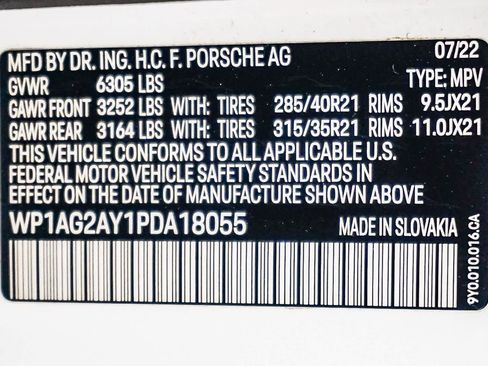 Certified 2023 Porsche Cayenne GTS w/ Premium Package Plus AWD/4WD image 30