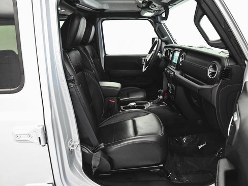 Used 2023 Jeep Wrangler Unlimited Sahara w/ Cold Weather Group image 30