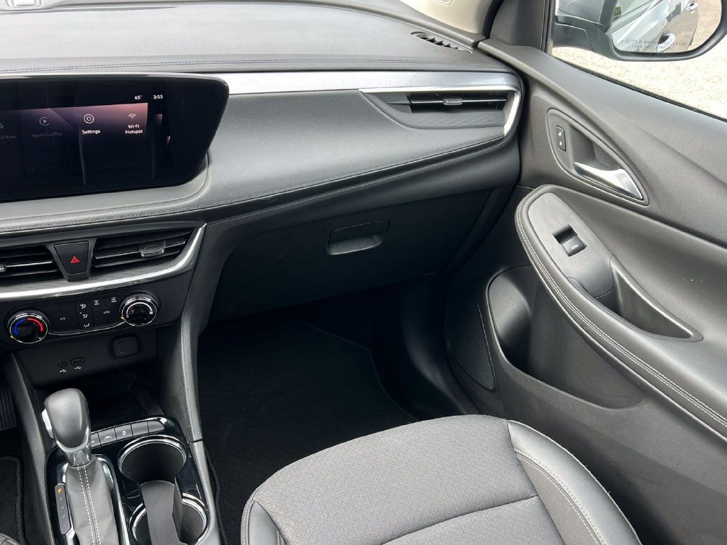 Used 2024 Buick Encore GX Preferred AWD/4WD image 30