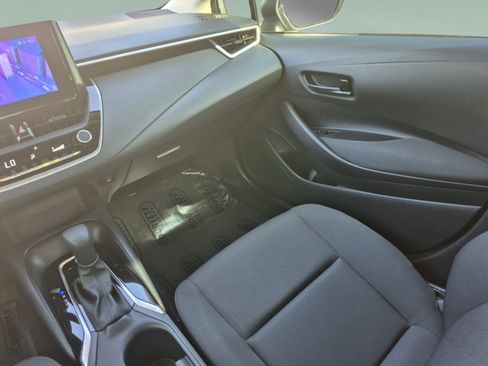 Used 2025 Toyota Corolla LE FWD image 13
