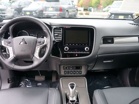 Used 2020 Mitsubishi Outlander GT image 17