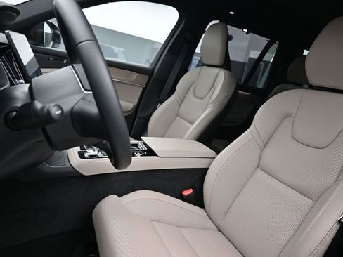 New 2026 Volvo XC90 B6 Ultra w/ Protection Package Premier image 9