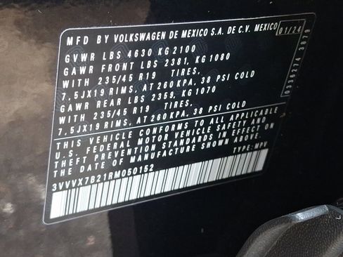 Certified 2024 Volkswagen Taos SE image 30