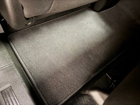 Used 2022 Chevrolet Equinox LS w/ LS Convenience Package image 19