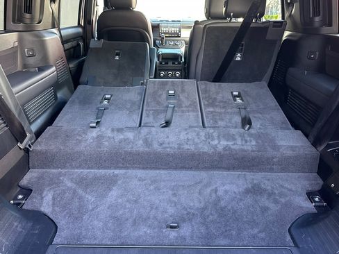 Used 2025 Land Rover Defender 130 S image 34