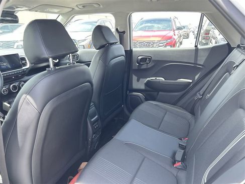 New 2025 Hyundai Venue Limited image 20