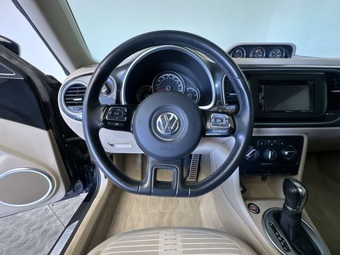 Used 2013 Volkswagen Beetle 2.0T FWD image 16