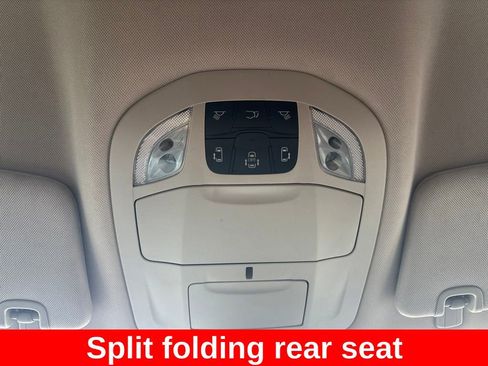 Used 2023 Chrysler Pacifica Touring-L FWD image 31