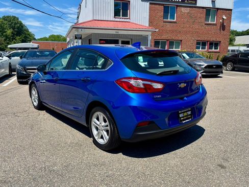 Used 2017 Chevrolet Cruze LT w/ Convenience Package FWD image 6