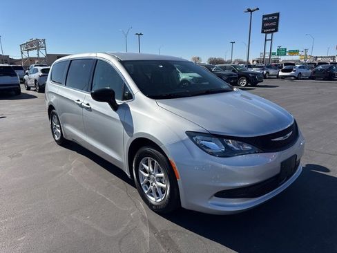 Used 2024 Chrysler Voyager LX image 1