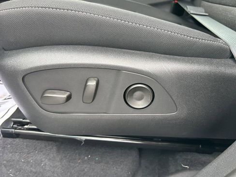 New 2026 Chevrolet Traverse LT w/ Sun and Wheel Package image 3