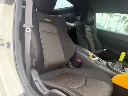 Used 2019 Nissan 370Z Coupe w/ Z34 Heritage Edition - White RWD image 16