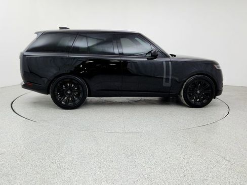Certified 2024 Land Rover Range Rover SE image 4
