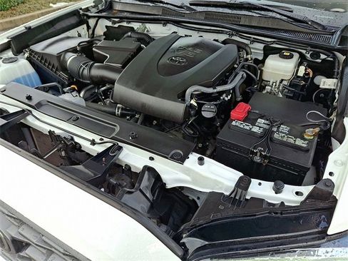 Certified 2023 Toyota Tacoma TRD Off-Road image 27