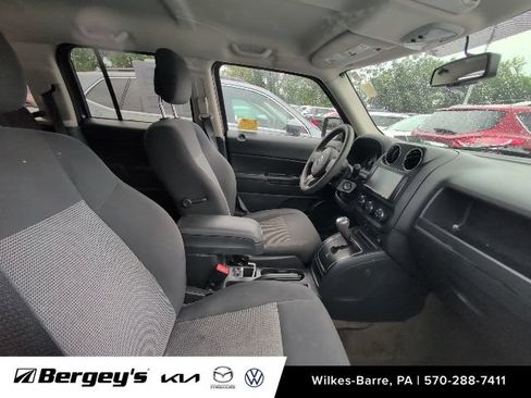 Used 2016 Jeep Patriot Sport w/ Power Value Group AWD/4WD image 10