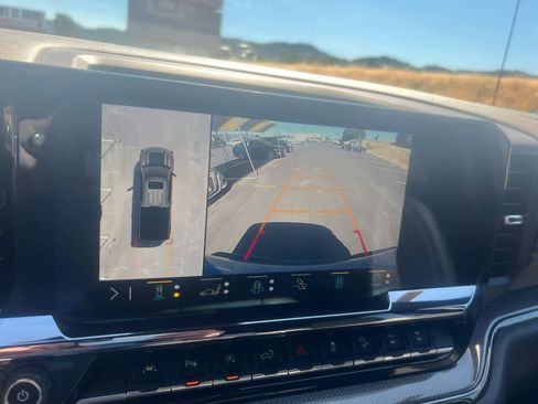 Used 2023 Chevrolet Silverado 1500 ZR2 w/ Technology Package image 34