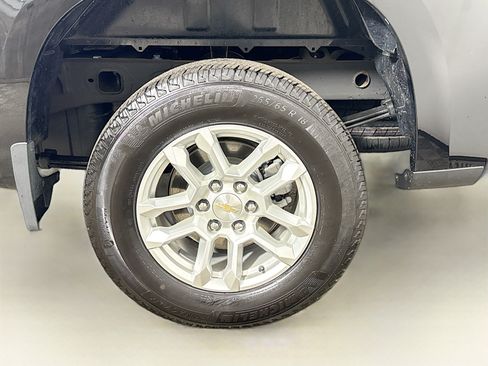 Used 2024 Chevrolet Silverado 1500 LT AWD/4WD image 29