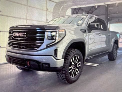 Used 2024 GMC Sierra 1500 AT4 w/ Technology Package AWD/4WD image 3
