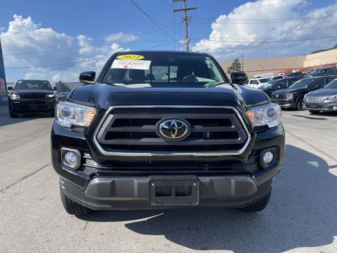 Used 2023 Toyota Tacoma SR5 RWD image 5