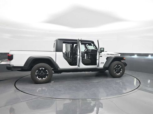 Used 2026 Jeep Gladiator Rubicon AWD/4WD image 52