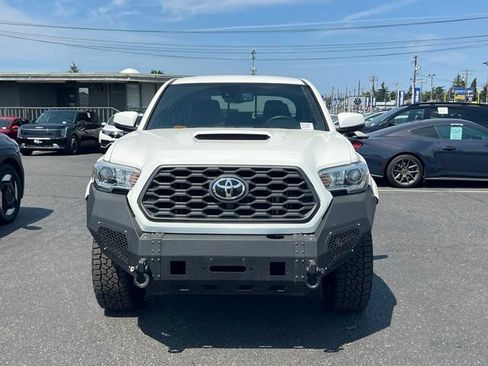 Used 2021 Toyota Tacoma TRD Sport w/ Technology Package AWD/4WD image 4