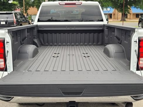 Used 2024 GMC Sierra 2500 Pro AWD/4WD image 10