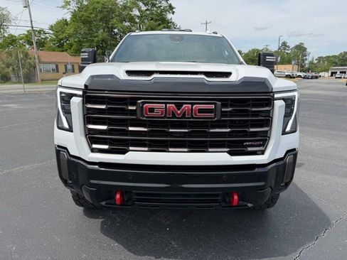 Used 2024 GMC Sierra 2500 AT4X image 5